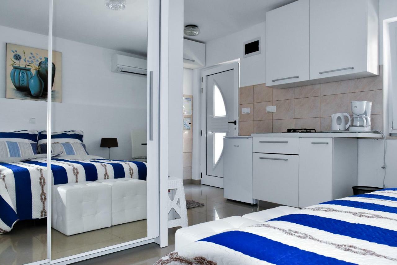 Apartment Anemare Kastela ~ Near By Split And Trogir Kaštela Exterior foto